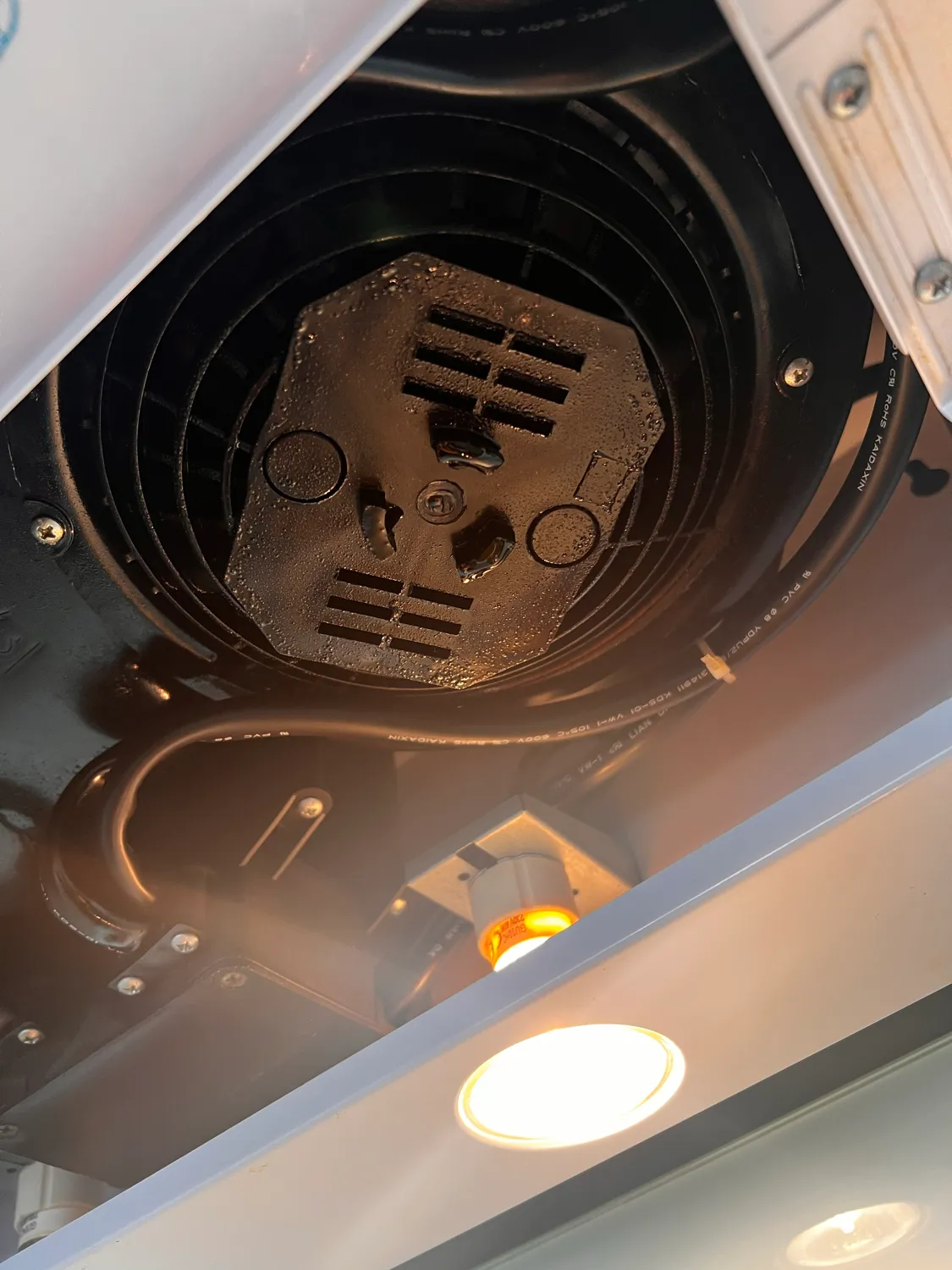 Rangehood before cleaning